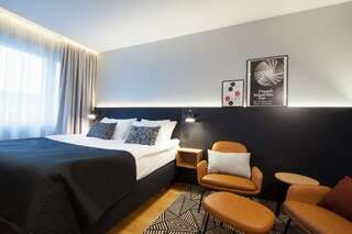 Отель Holiday Inn Helsinki - Expo Хельсинки Представительский номер с кроватью размера «king-size»-1